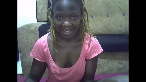 Snapshot of ebonyliliana chatting on 12-14-24, 02:01 ebonyliliana online show from 12-14-24, 02:01