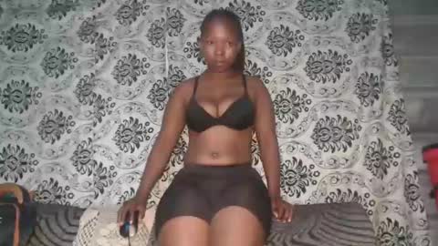 Snapshot of ebonymilf1 chatting on 02-25-25, 02:03 Tee online show from 02-25-25, 02:03