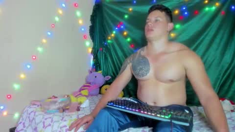 Snapshot of eclipseandflame chatting on 01-10-26, 05:20 online show from 01-10-26, 05:20