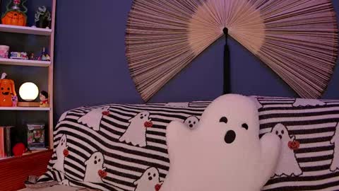 Snapshot of eddieds chatting on 10-20-25, 02:56 Eddie online show from 10-20-25, 02:56