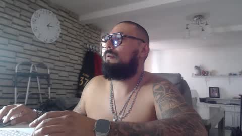 edgarram83 online show from 10-06-25, 07:11