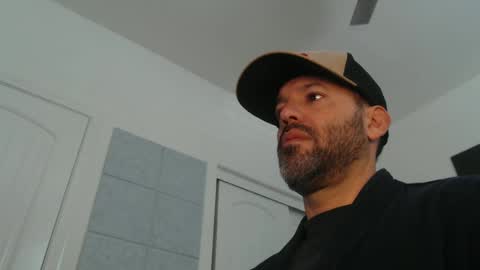 Snapshot of edge_masters chatting on 12-15-24, 04:59 EdgeM online show from 12-15-24, 04:59