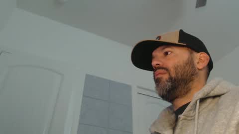 Snapshot of edge_masters chatting on 12-23-24, 04:28 EdgeM online show from 12-23-24, 04:28