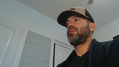 Snapshot of edge_masters chatting on 01-02-25, 03:51 EdgeM online show from 01-02-25, 03:51