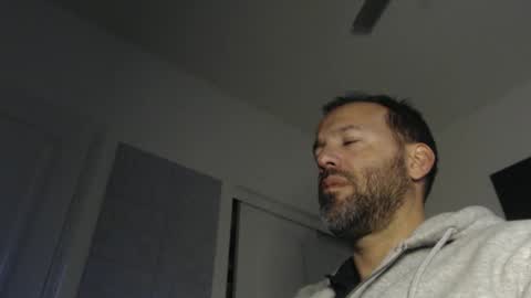 Snapshot of edge_masters chatting on 01-15-25, 01:12 EdgeM online show from 01-15-25, 01:12