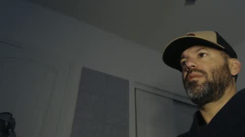 Snapshot of edge_masters chatting on 01-18-25, 03:05 EdgeM online show from 01-18-25, 03:05