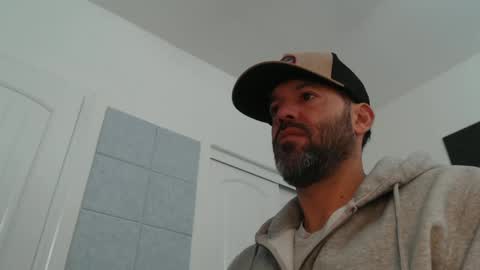 Snapshot of edge_masters chatting on 02-02-25, 04:32 EdgeM online show from 02-02-25, 04:32