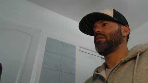Snapshot of edge_masters chatting on 02-09-25, 08:45 EdgeM online show from 02-09-25, 08:45