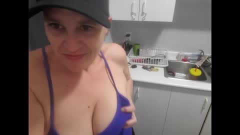 Angel online show from 02-26-25, 08:33