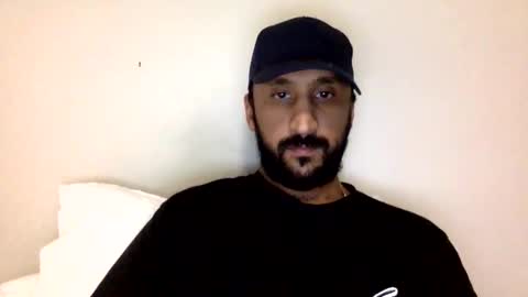 Snapshot of edgeuk1 chatting on 11-13-25, 09:58 edgeuk1 online show from 11-13-25, 09:58