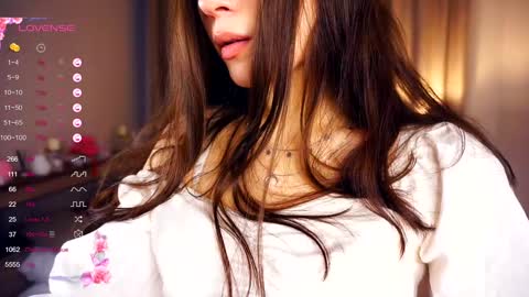 Snapshot of edinabirmingham chatting on 12-20-24, 06:19 Lilith online show from 12-20-24, 06:19