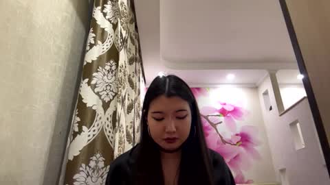 Snapshot of edinabluett chatting on 02-25-26, 03:10 Eri online show from 02-25-26, 03:10