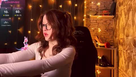 Friendly neighbourhoud redhead  online show from 09-21-25, 11:50