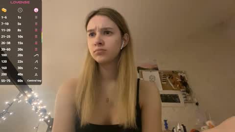 Snapshot of edlinhazleton chatting on 10-18-25, 07:36 Dana online show from 10-18-25, 07:36