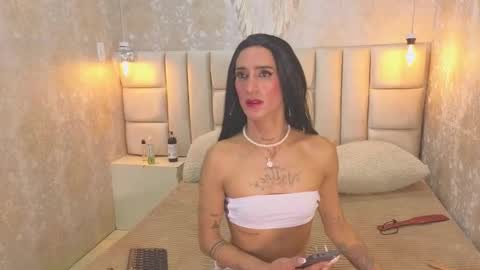 EdnaJarath online show from 11-16-25, 03:45