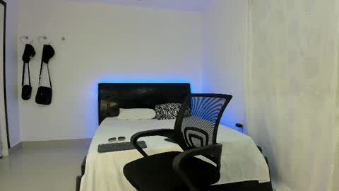 Eduar Wild online show from 02-06-26, 03:11