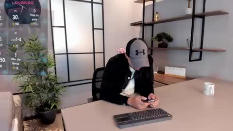 Eduardo online show from 01-17-25, 03:34