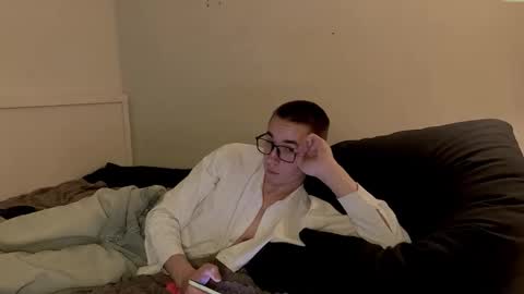 Snapshot of edwarddzhekson chatting on 10-21-25, 04:51 edwarddzhekson online show from 10-21-25, 04:51