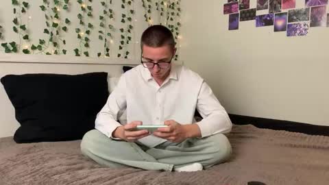 Snapshot of edwarddzhekson chatting on 10-23-25, 03:00 edwarddzhekson online show from 10-23-25, 03:00