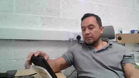 EdM online show from 03-11-26, 09:37