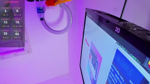 eemily_1 online show from 12-28-24, 12:35