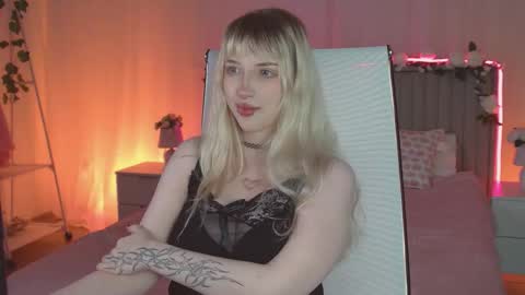 EVA NON NUDE online show from 03-28-26, 05:12