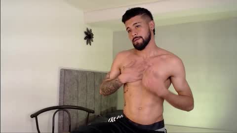 Snapshot of eevil_boys_77 chatting on 10-18-25, 01:12 eevil_boys_77 online show from 10-18-25, 01:12