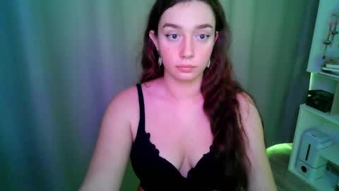 effie_balconii online show from 09-19-25, 12:39