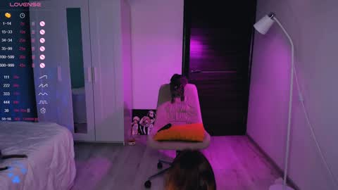 Snapshot of effie_lee chatting on 01-18-25, 03:27 Effie online show from 01-18-25, 03:27