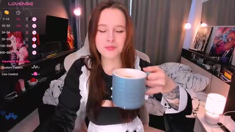 Snapshot of effie_lee chatting on 03-05-25, 11:38 Effie online show from 03-05-25, 11:38