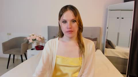 Effie Mur online show from 11-13-25, 05:39