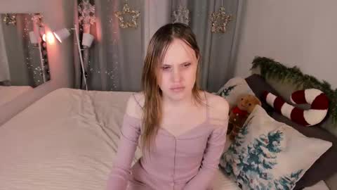 Effie Mur online show from 12-13-25, 08:47