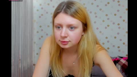 Effy online show from 12-18-24, 12:07