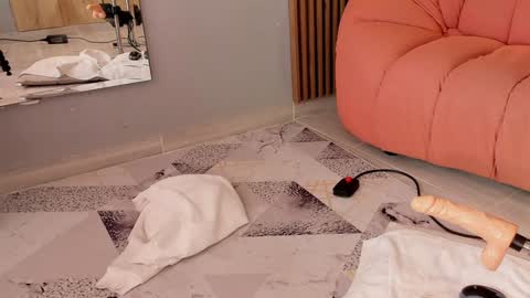 Snapshot of eilin_clio chatting on 12-22-24, 04:17 Eilin online show from 12-22-24, 04:17