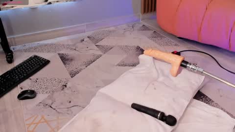 Snapshot of eilin_clio chatting on 12-30-24, 03:35 Eilin online show from 12-30-24, 03:35