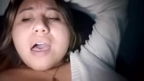 EIMY   MODEL INDEPENDENT online show from 12-14-25, 05:46