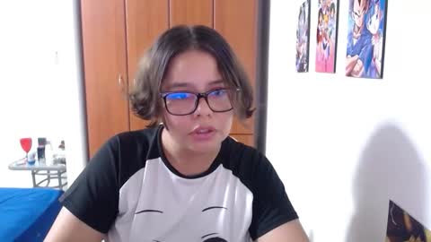 Snapshot of eimy_saenzz chatting on 10-25-25, 11:32 eimy_saenzz online show from 10-25-25, 11:32