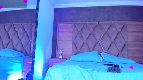 YG COUPLE online show from 12-18-25, 08:37