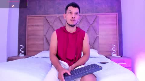 YG COUPLE online show from 01-07-26, 08:55