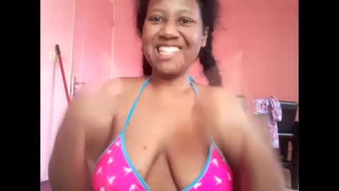 Snapshot of eirondra_valeen chatting on 11-19-25, 11:10 Eirondra Valeen online show from 11-19-25, 11:10