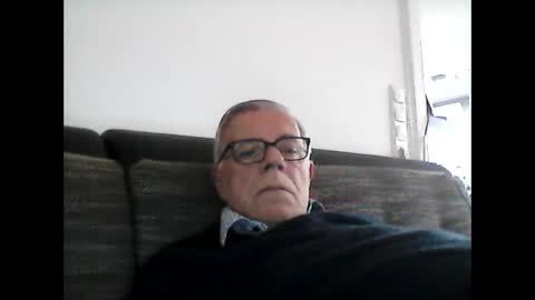 eisbaer1957 online show from 12-30-24, 01:03