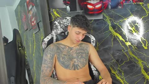 Snapshot of eithan__boy chatting on 03-25-26, 02:12 Eithan online show from 03-25-26, 02:12