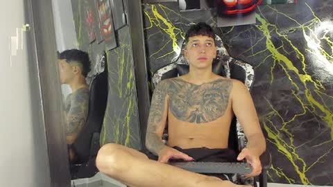 Snapshot of eithan__boy chatting on 04-09-26, 01:16 Eithan online show from 04-09-26, 01:16