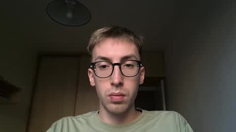 Snapshot of ekeremarten chatting on 11-23-25, 01:33 ekeremarten online show from 11-23-25, 01:33