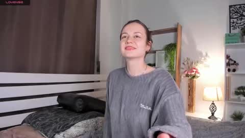 Elis 3 online show from 12-20-25, 08:05