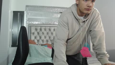 Snapshot of el_principee chatting on 03-12-25, 11:20 el_principee online show from 03-12-25, 11:20