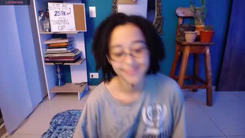 Ela  Help me reach 100 thumbs up online show from 11-05-25, 08:03