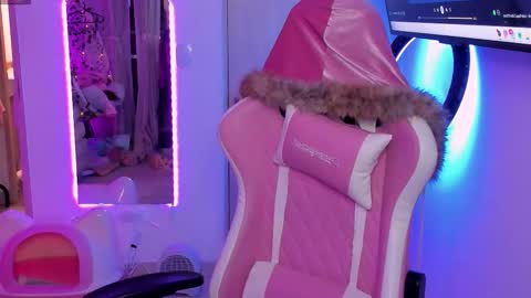 Ela online show from 11-27-25, 08:49