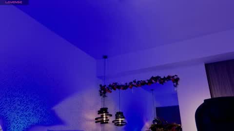 Snapshot of ela_ps chatting on 03-19-26, 11:47 LOREIN online show from 03-19-26, 11:47