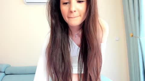 Ela online show from 10-06-25, 06:44